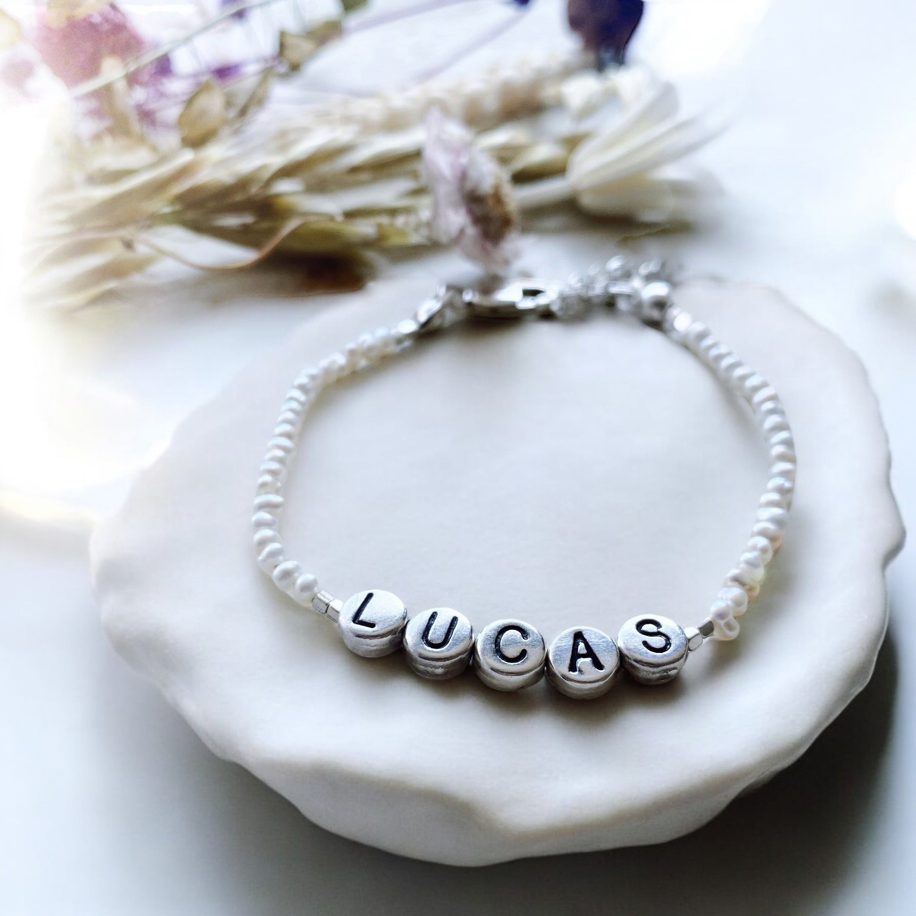 Pulsera Perlas de Río + Letras Nombre Plata