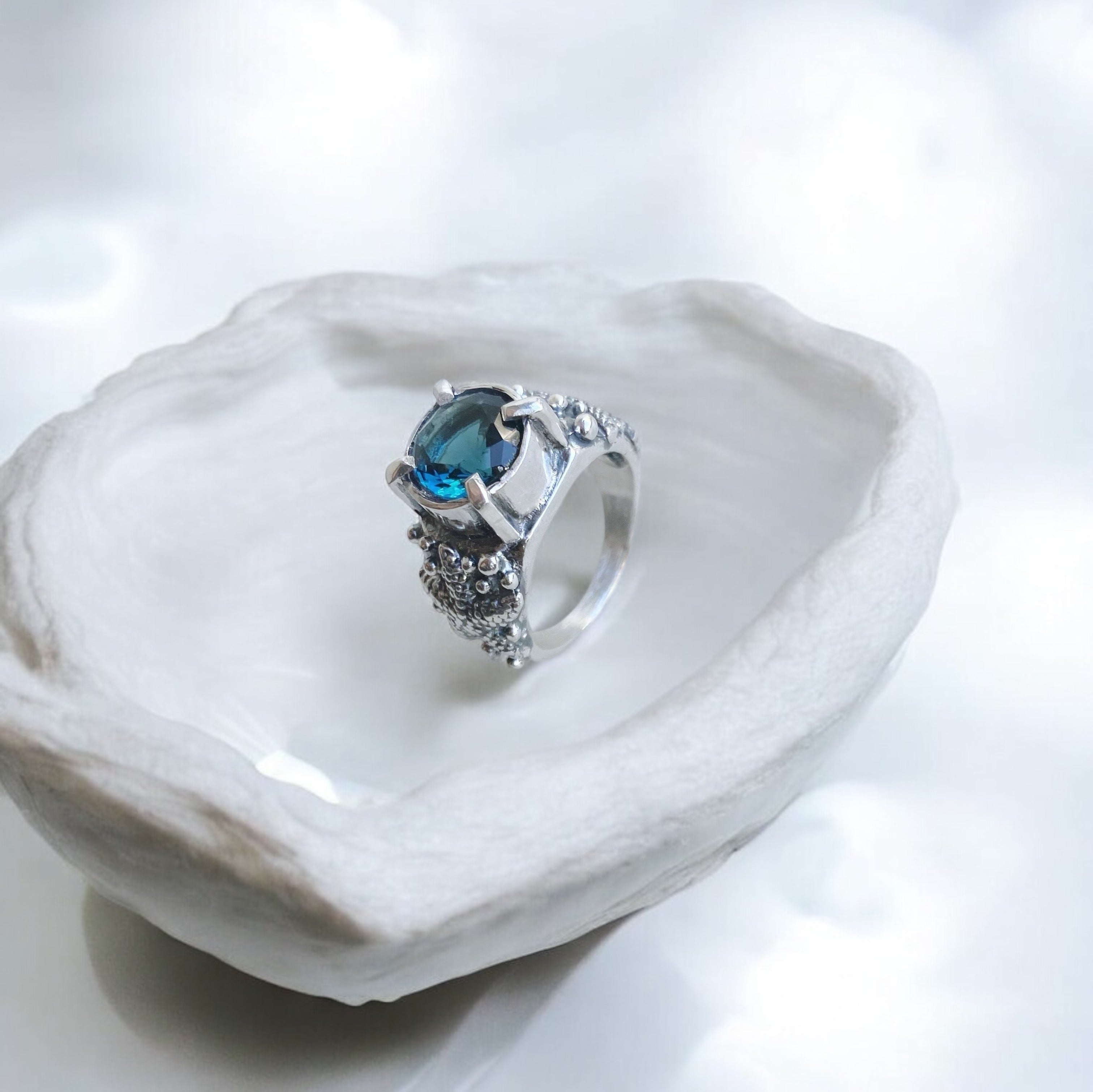 Anillo Marino Topacio London Blue